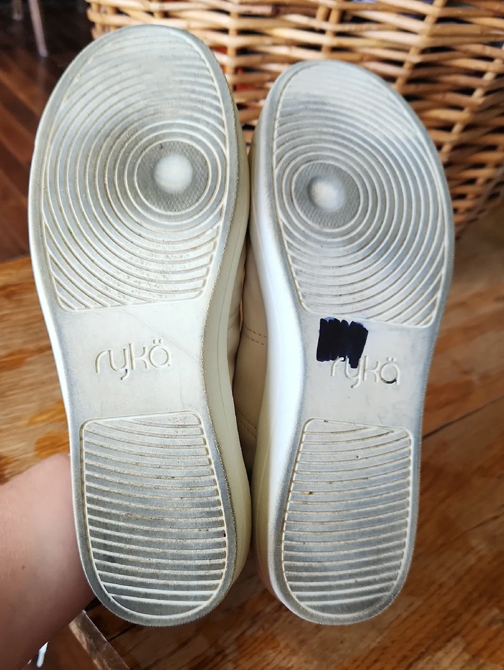 Ryka Viola Classic Lace Up Casual Sneakers Size‎ 8.5 Cream